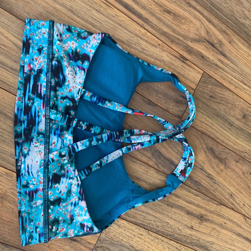 Lululemon sports bra like new!!